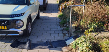 Afbeelding van Laadkabels en laadpalen, hoe houd  je het trottoir veilig en toegankelijk?