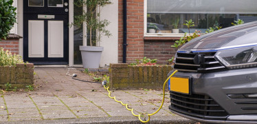 Afbeelding van Laadkabels en laadpalen, hoe houd je het trottoir veilig en toegankelijk?